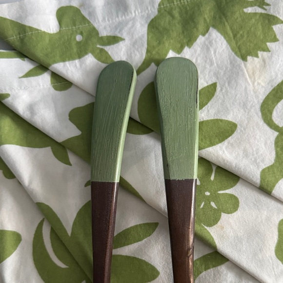 Vintage MCM Green and Brown Wooden Salad Serving Utensil Set - Picture 4 of 4